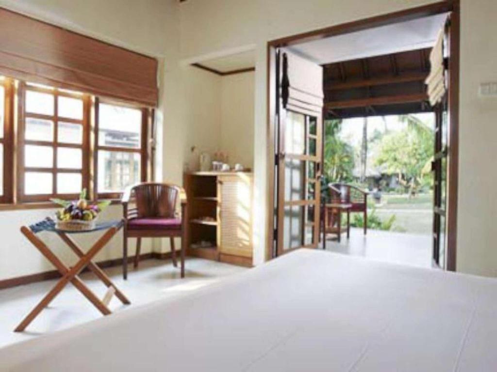 Tanjung Lesung Beach Hotel Esterno foto