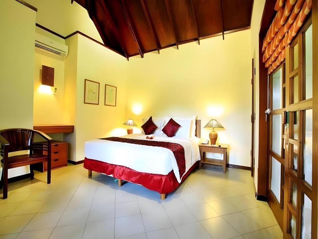 Tanjung Lesung Beach Hotel Esterno foto